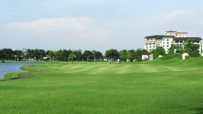 26.Summit windmill golf03